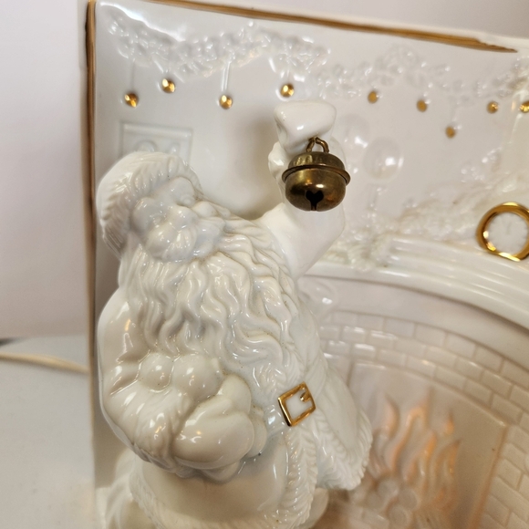 Santa Claus Christmas Eve Fireplace Light Up Lamp Vintage White Gold Decoration - Picture 2 of 12